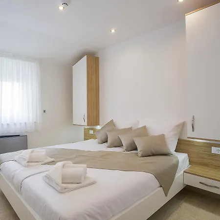 Adrion.10 Apartmán